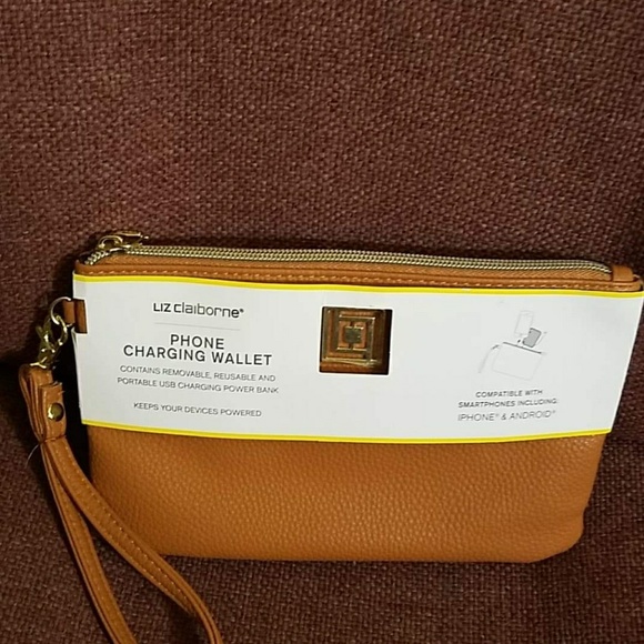 Wallet/Wristlet Phone charging LizClaiborne - Picture 1 of 1